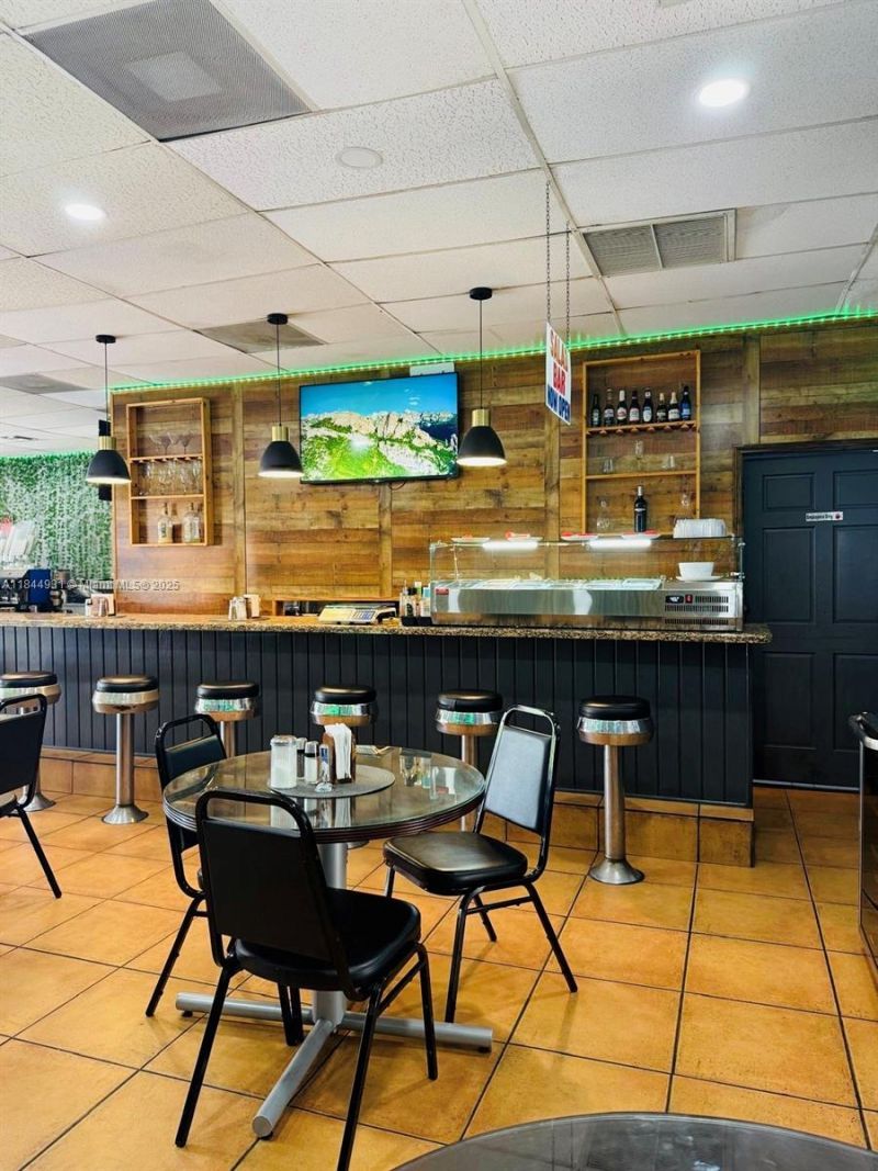 2114 W 68 St, Hialeah, FL 33016 Photo