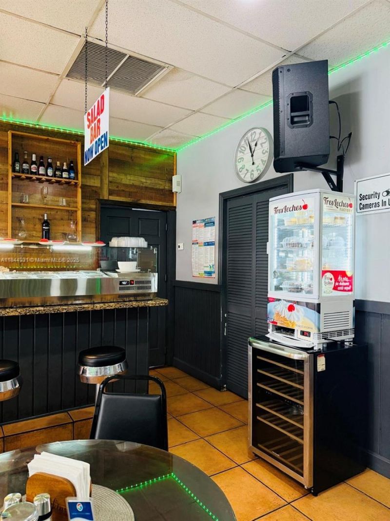 2114 W 68 St, Hialeah, FL 33016 Photo