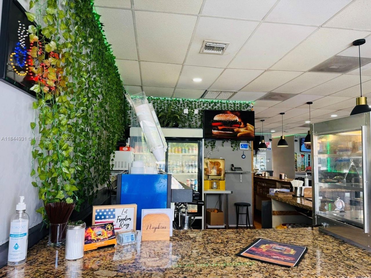 2114 W 68 St, Hialeah, FL 33016 Photo