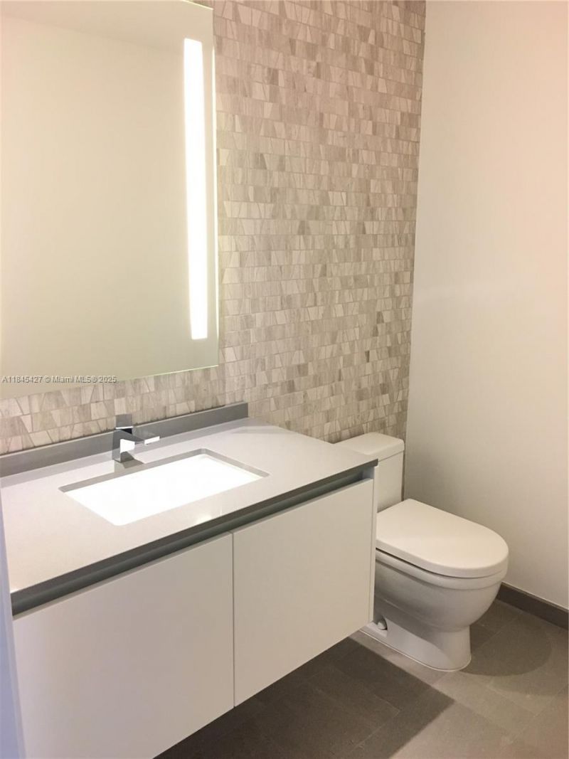 88 SW 7th St, Unit 2305, Miami, FL 33130 Photo