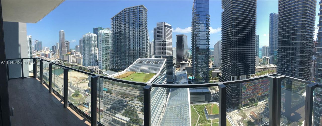 88 SW 7th St, Unit 2305, Miami, FL 33130 Photo