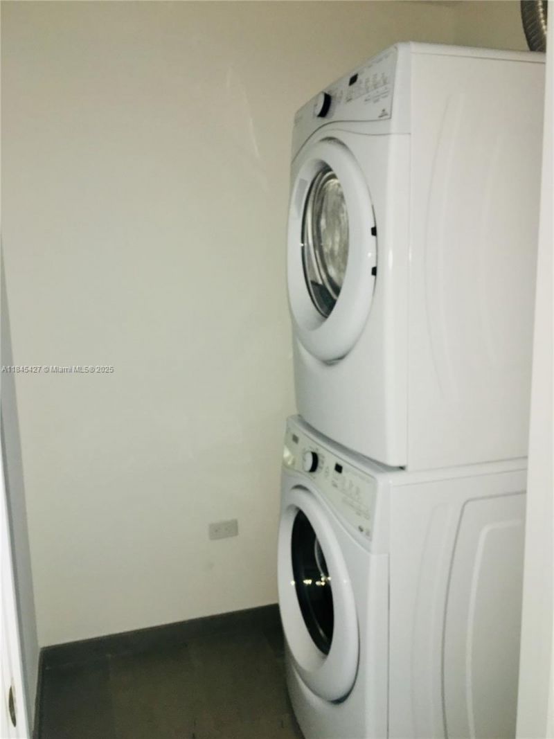 88 SW 7th St, Unit 2305, Miami, FL 33130 Photo