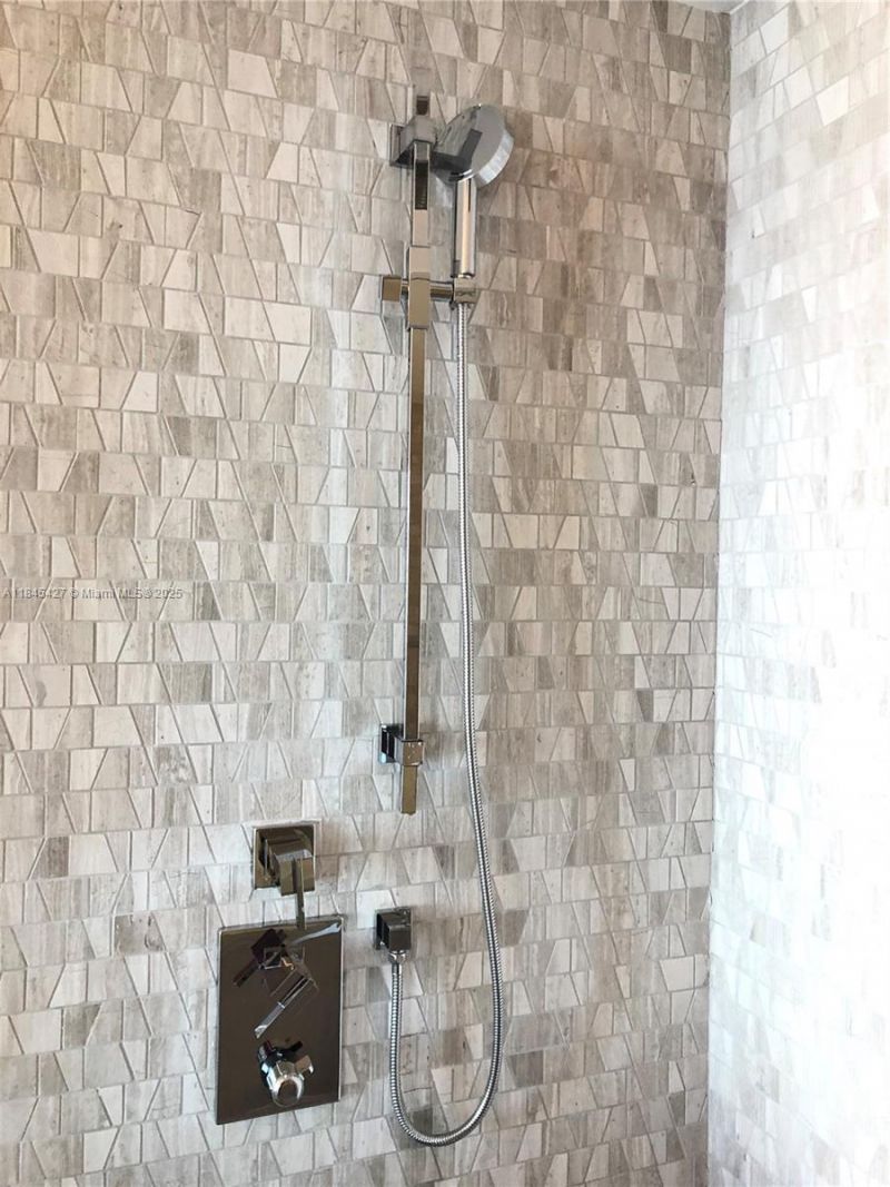 88 SW 7th St, Unit 2305, Miami, FL 33130 Photo