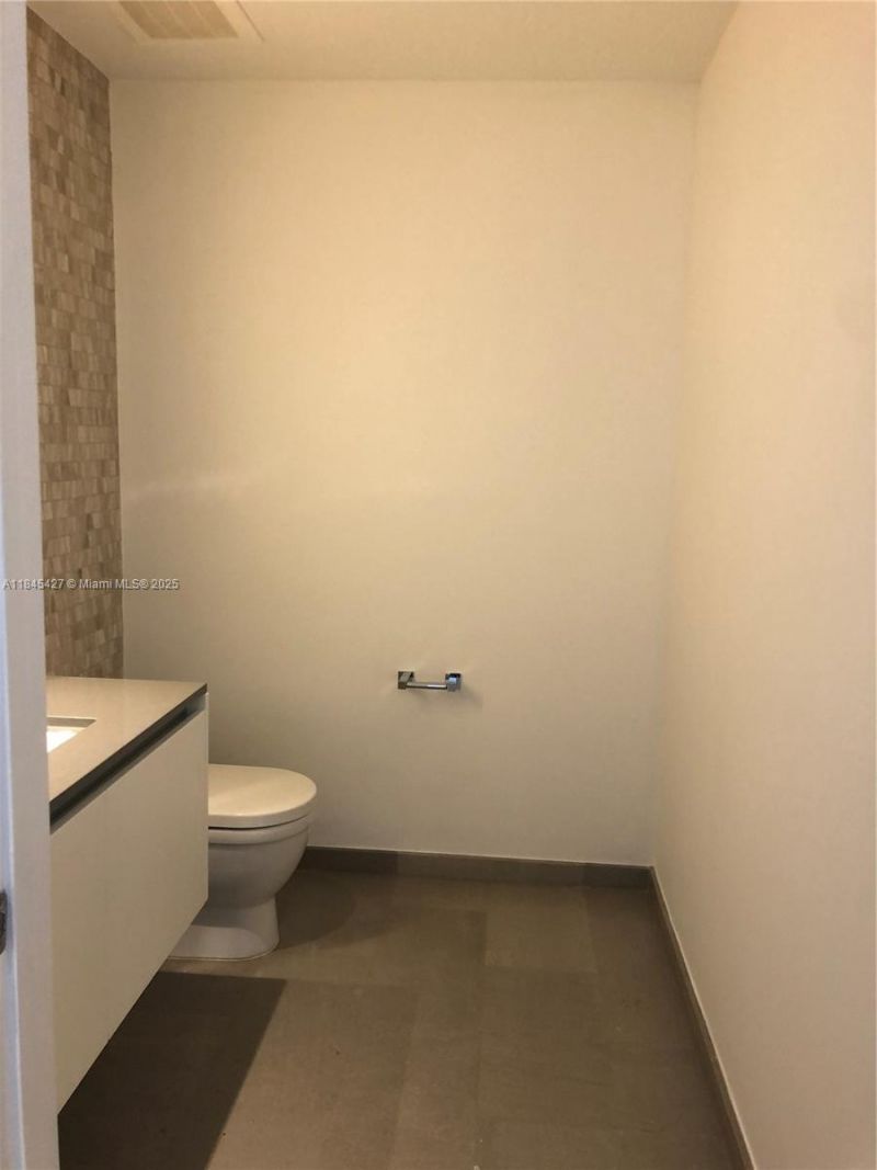 88 SW 7th St, Unit 2305, Miami, FL 33130 Photo