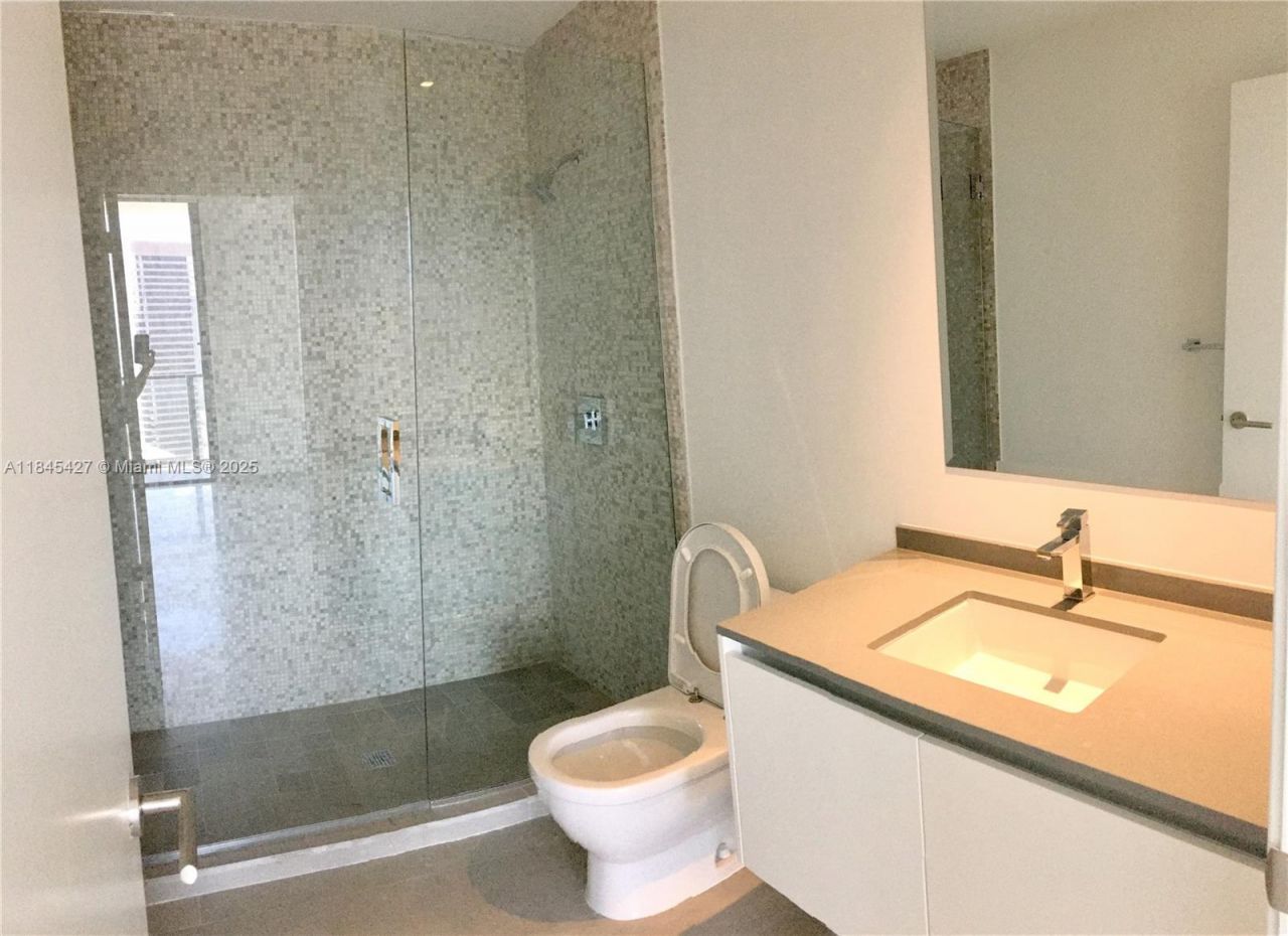 88 SW 7th St, Unit 2305, Miami, FL 33130 Photo