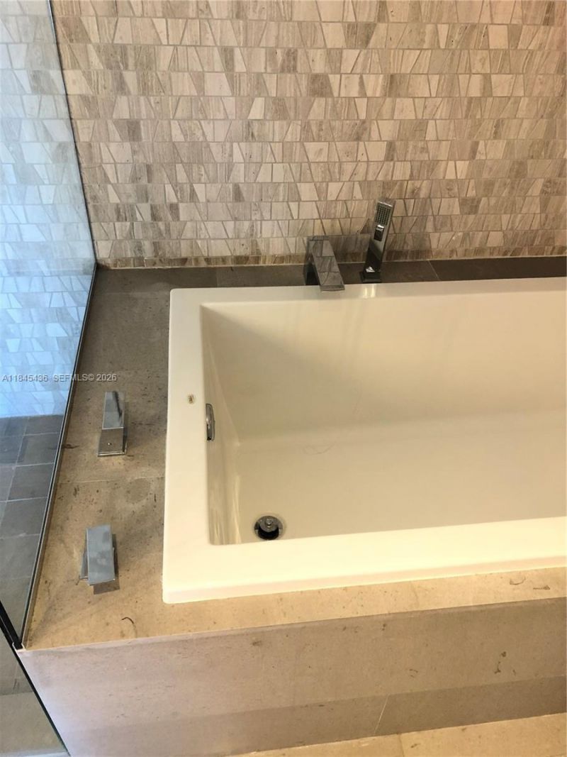 88 SW 7th St, Unit 2603, Miami, FL 33130 Photo