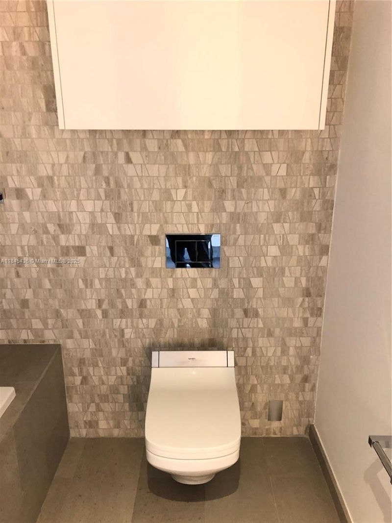 88 SW 7th St, Unit 2603, Miami, FL 33130 Photo