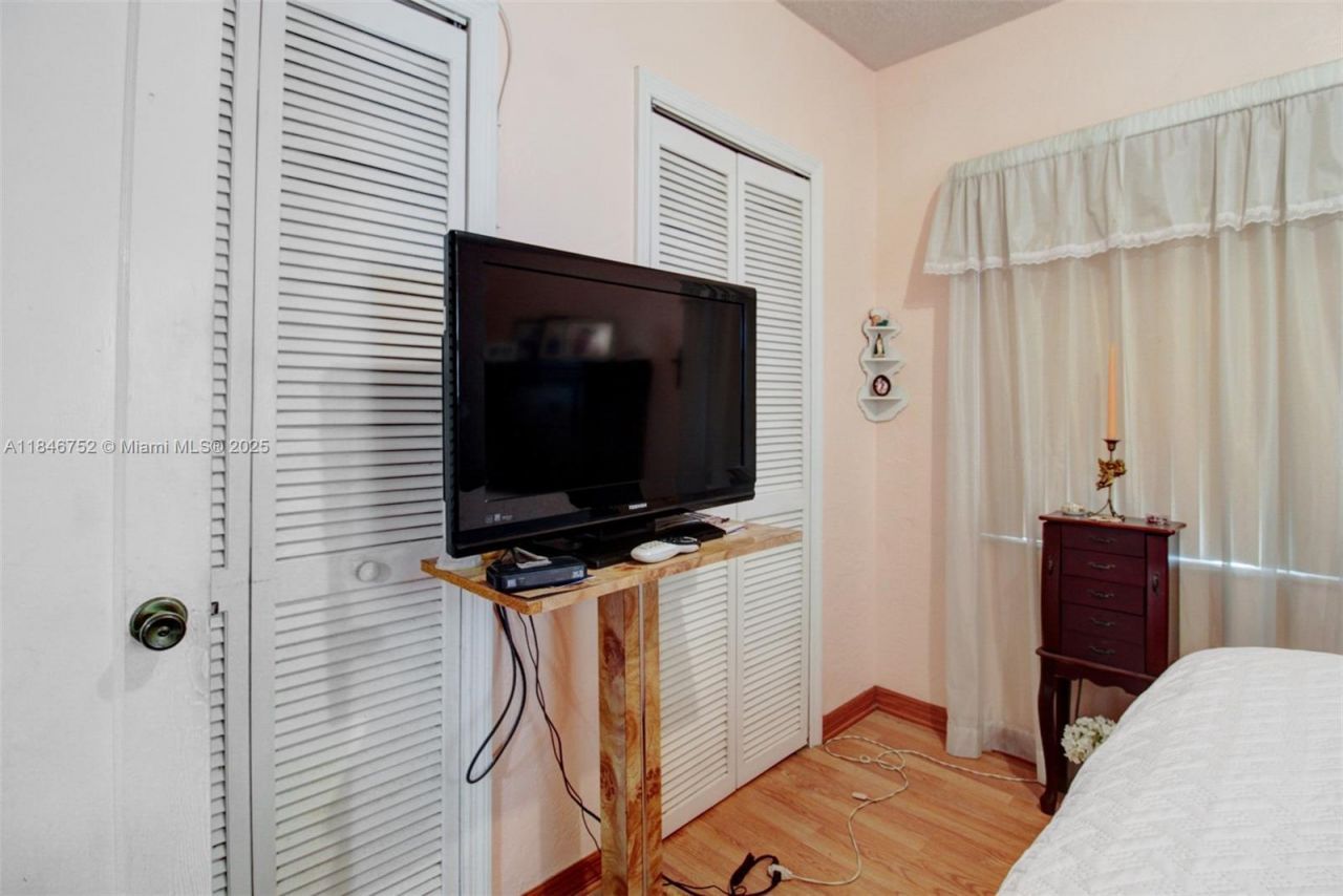 3600 NW 19th Ter, Miami, FL 33125 Photo