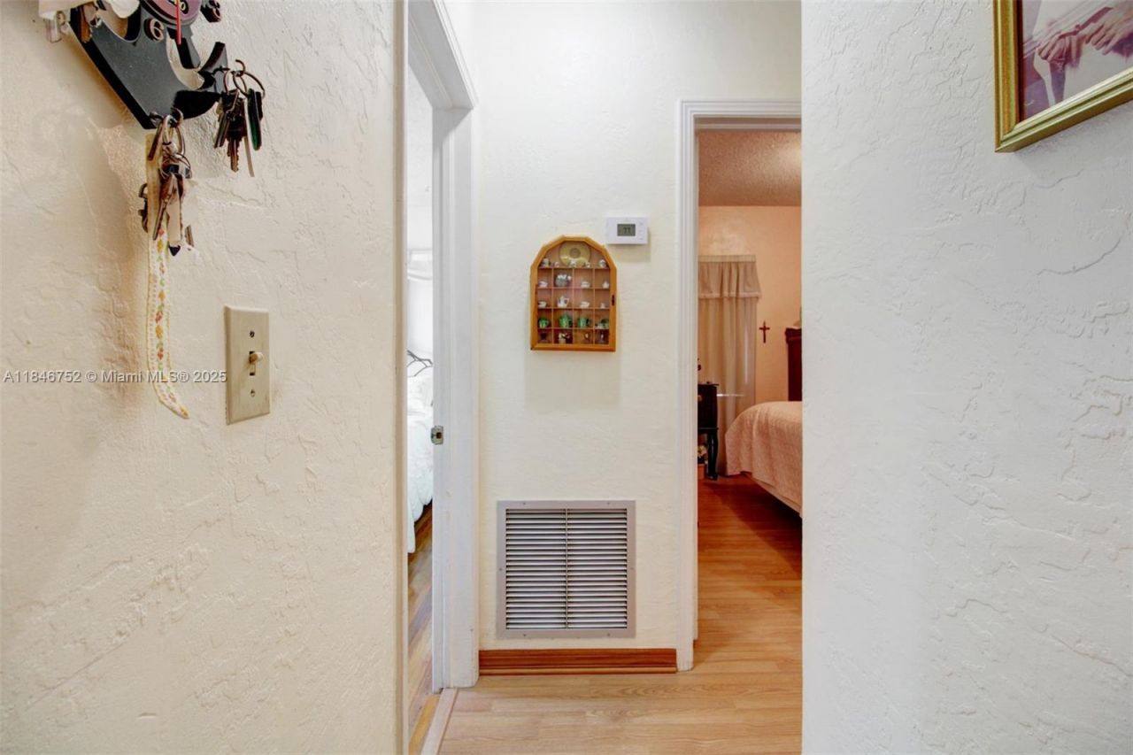 3600 NW 19th Ter, Miami, FL 33125 Photo