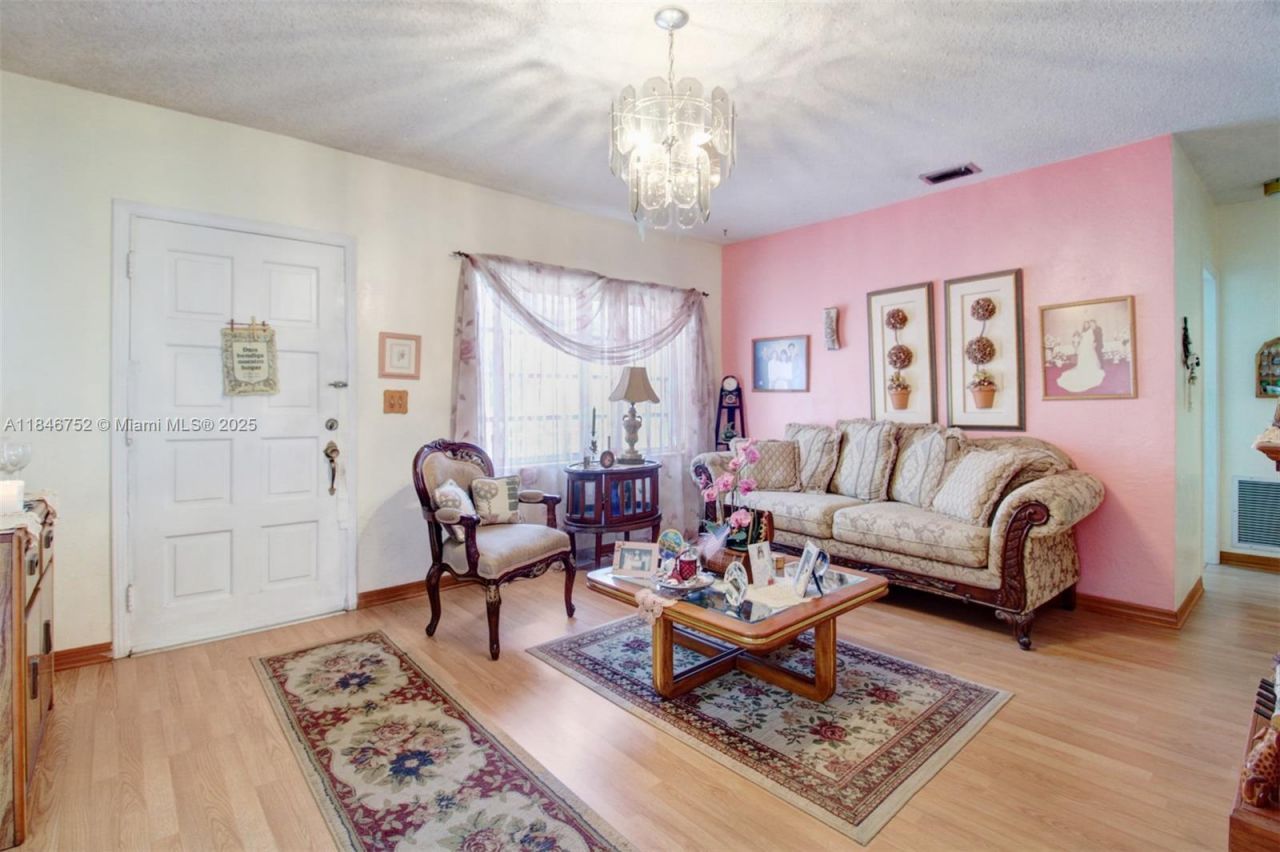 3600 NW 19th Ter, Miami, FL 33125 Photo