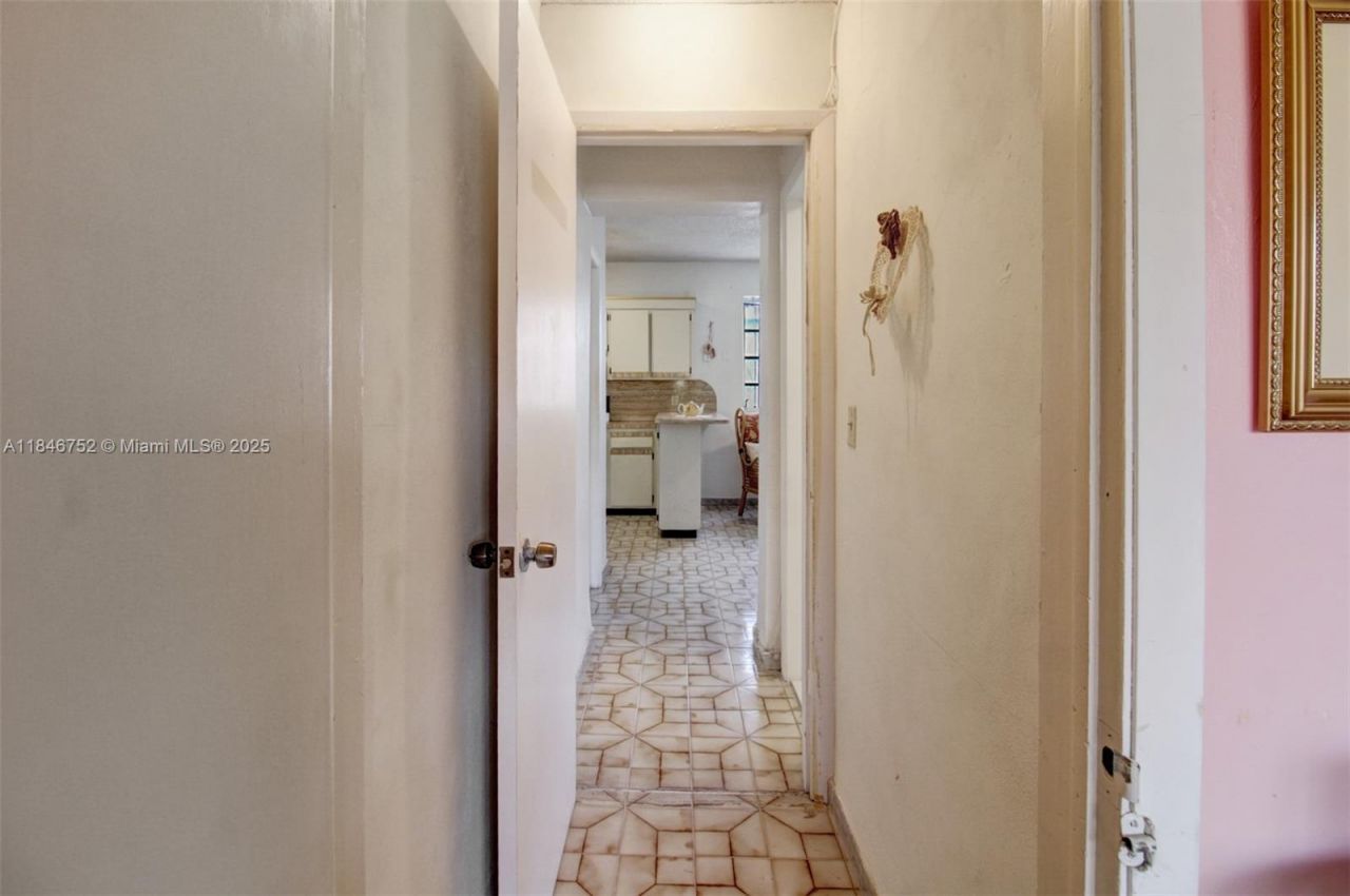 3600 NW 19th Ter, Miami, FL 33125 Photo