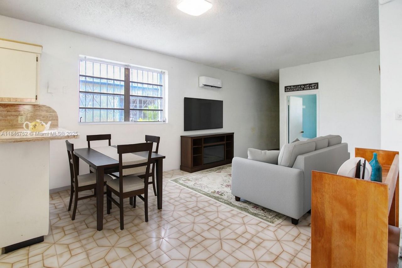 3600 NW 19th Ter, Miami, FL 33125 Photo