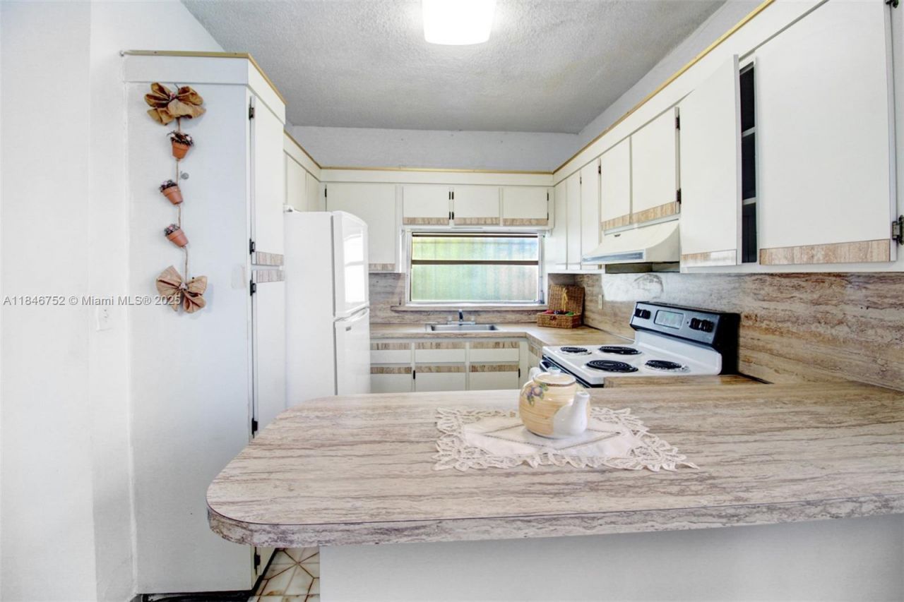 3600 NW 19th Ter, Miami, FL 33125 Photo