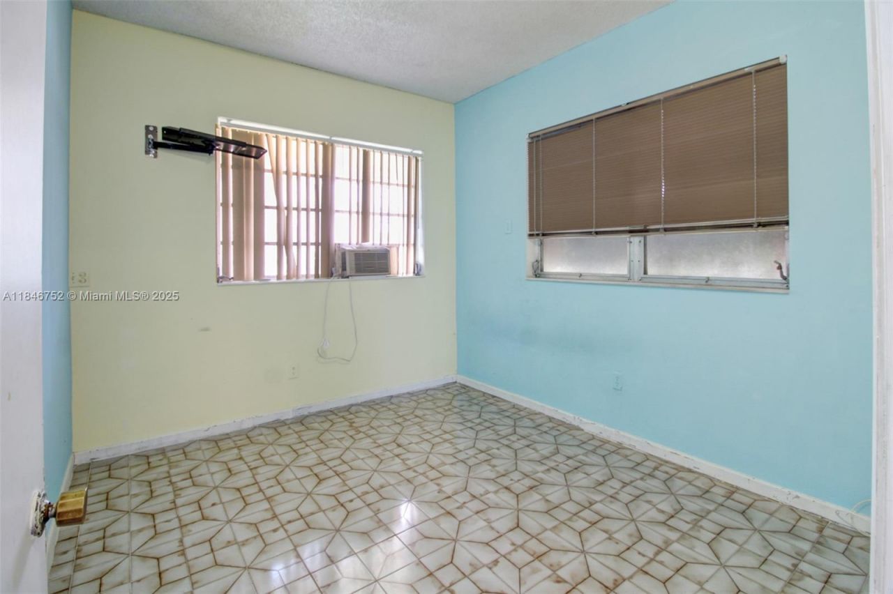 3600 NW 19th Ter, Miami, FL 33125 Photo