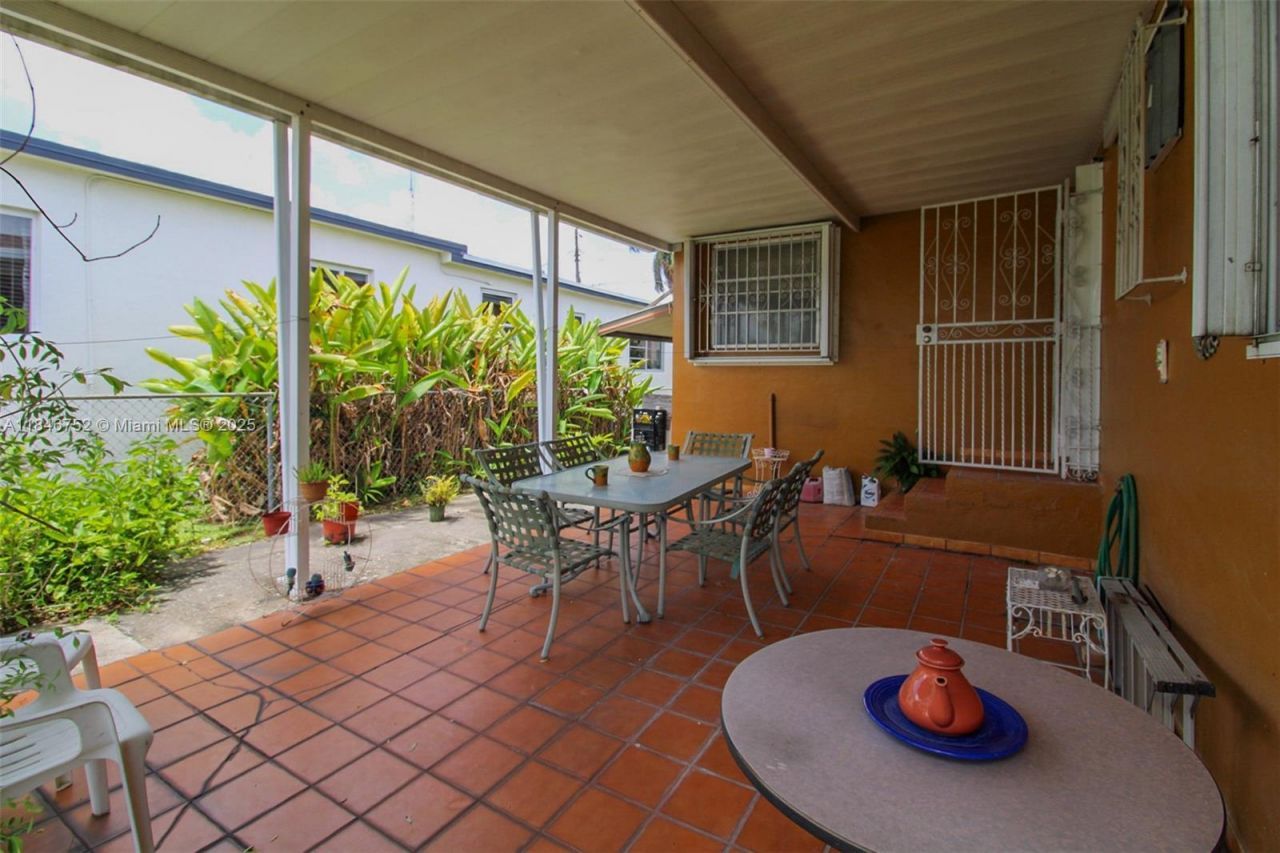 3600 NW 19th Ter, Miami, FL 33125 Photo