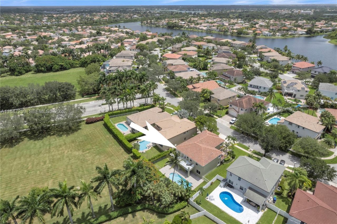 2128 SW 176th Ter, Miramar, FL 33029 Photo