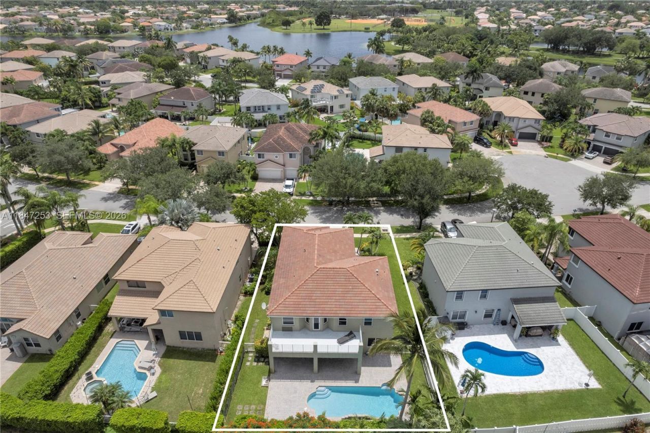 2128 SW 176th Ter, Miramar, FL 33029 Photo