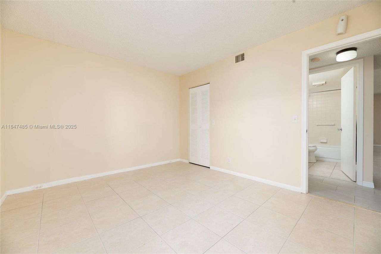 13000 SW 15th Ct, Unit 206U, Pembroke Pines, FL 33027 Photo