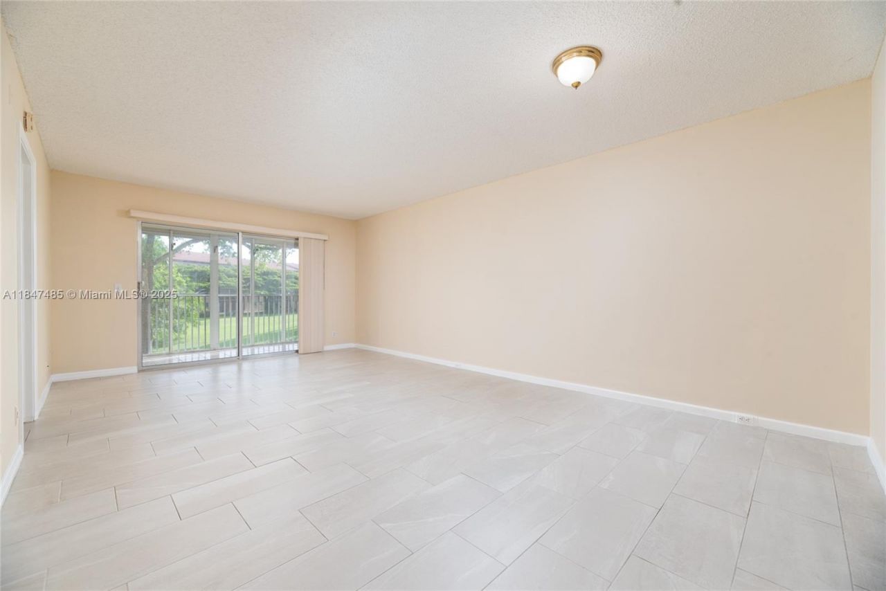 13000 SW 15th Ct, Unit 206U, Pembroke Pines, FL 33027 Photo