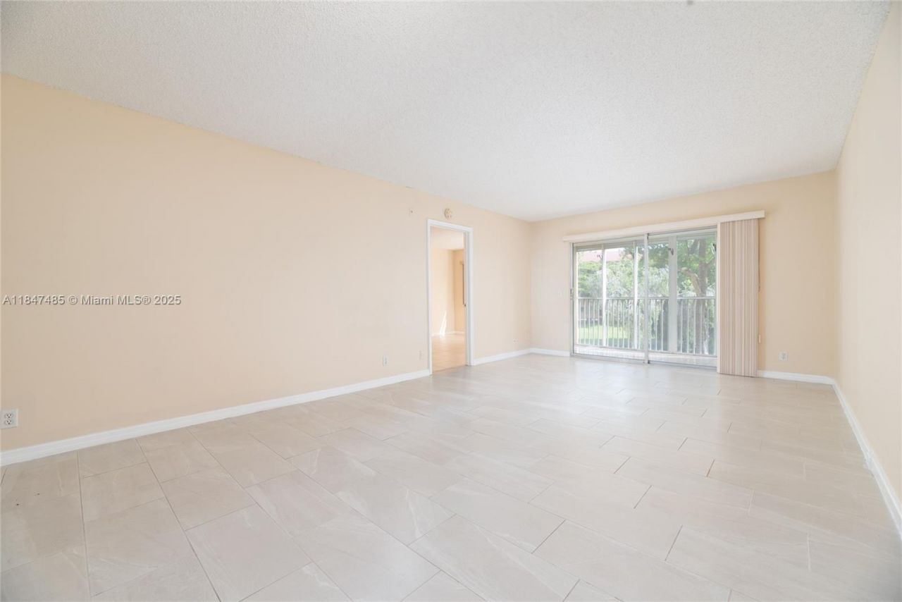 13000 SW 15th Ct, Unit 206U, Pembroke Pines, FL 33027 Photo