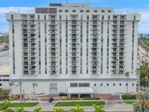 13499 Biscayne Blvd, Unit 407, North Miami, FL 33181