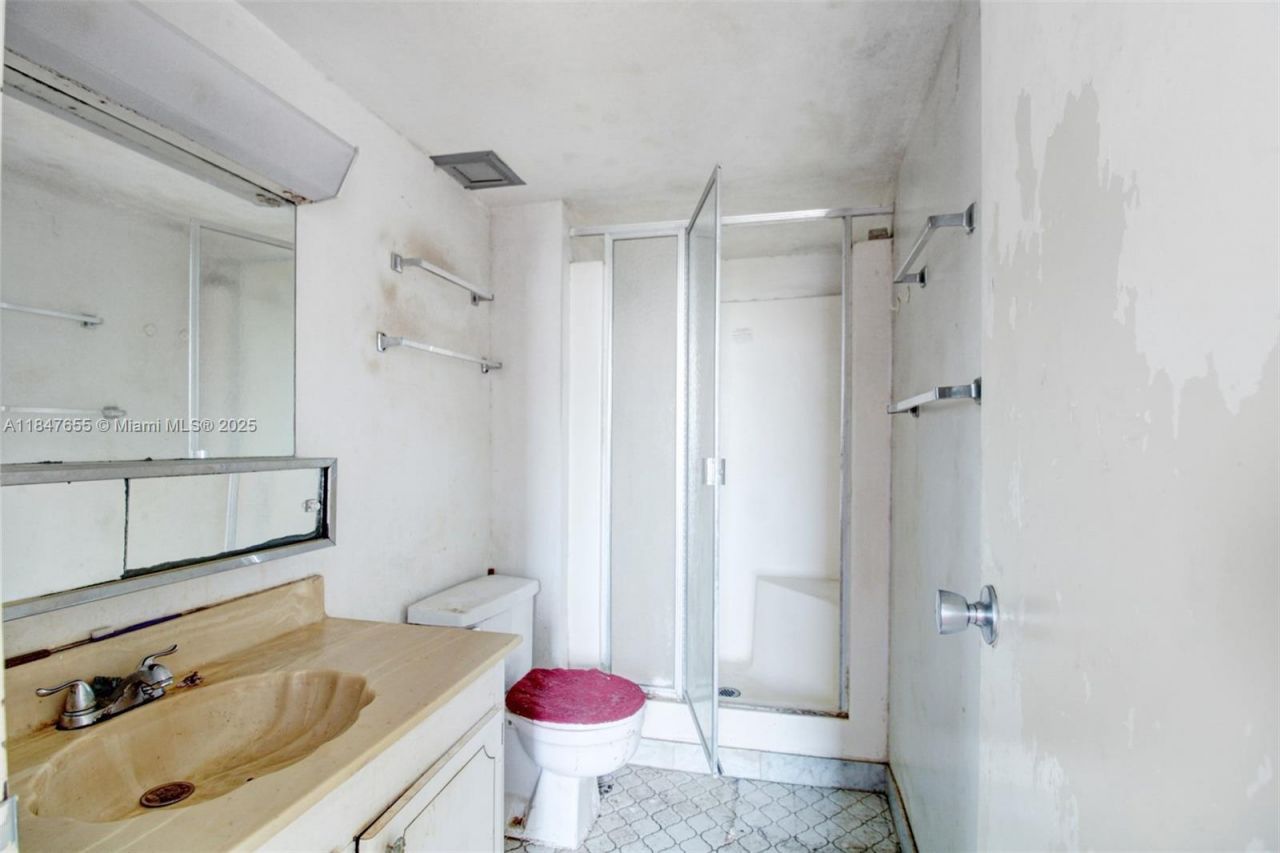 13499 Biscayne Blvd, Unit 407, North Miami, FL 33181 Photo