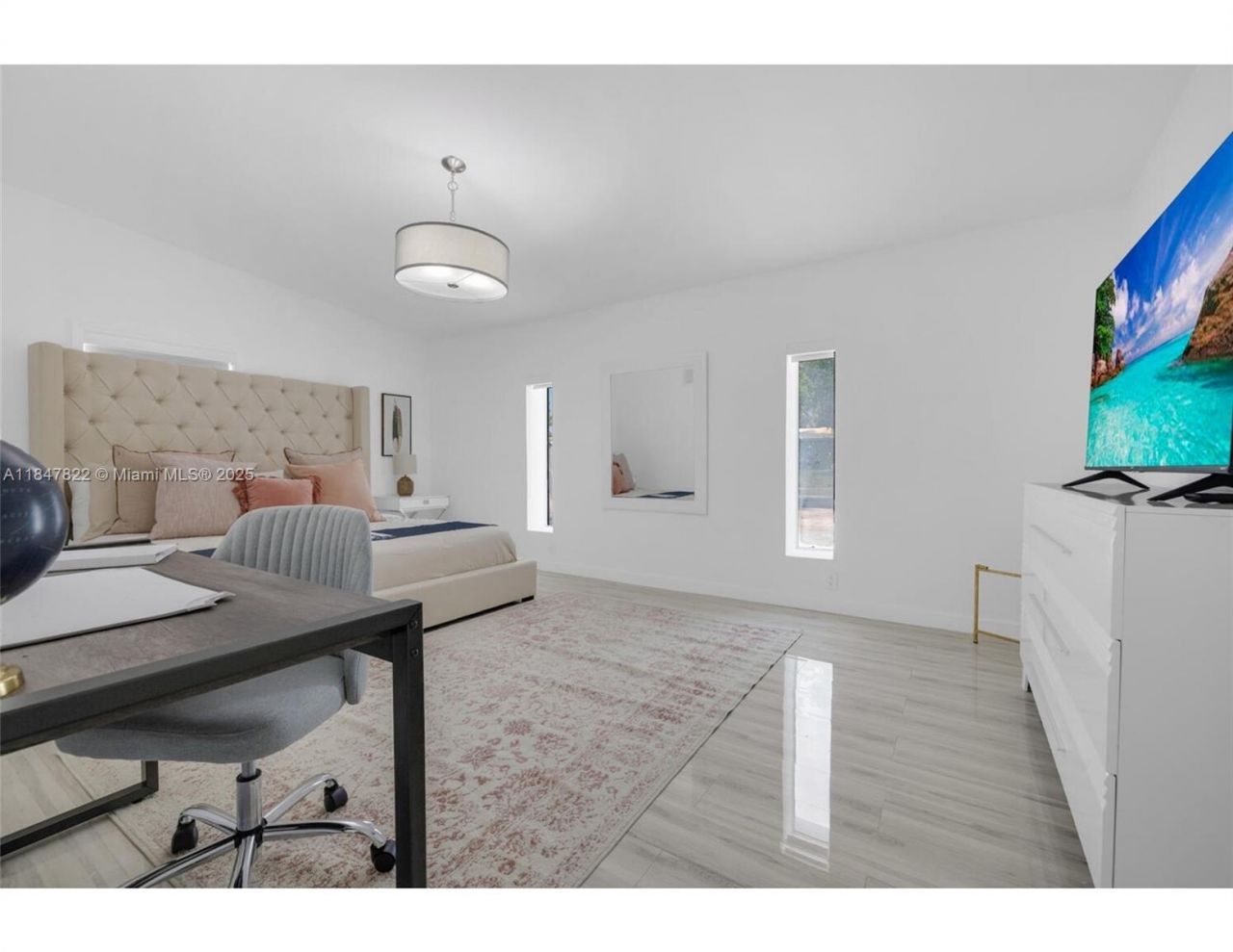 19810 NE 22nd Av, Miami, FL 33180 Photo