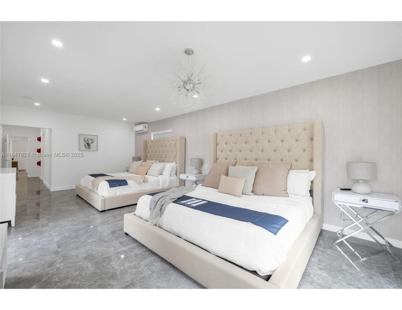 19810 NE 22nd Av, Miami, FL 33180 Photo