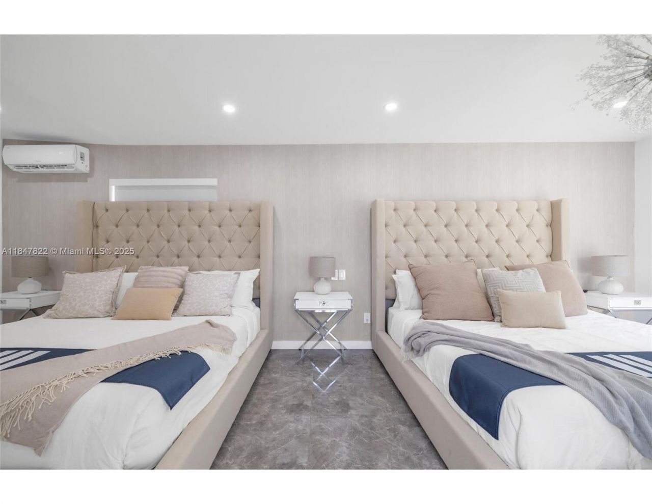 19810 NE 22nd Av, Miami, FL 33180 Photo