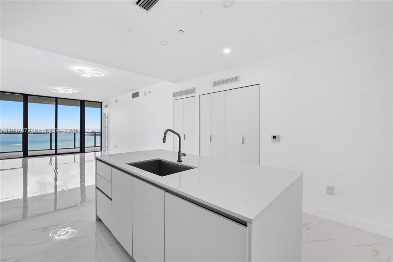 700 NE 24th St, Unit 3502, Miami, FL 33137 Photo