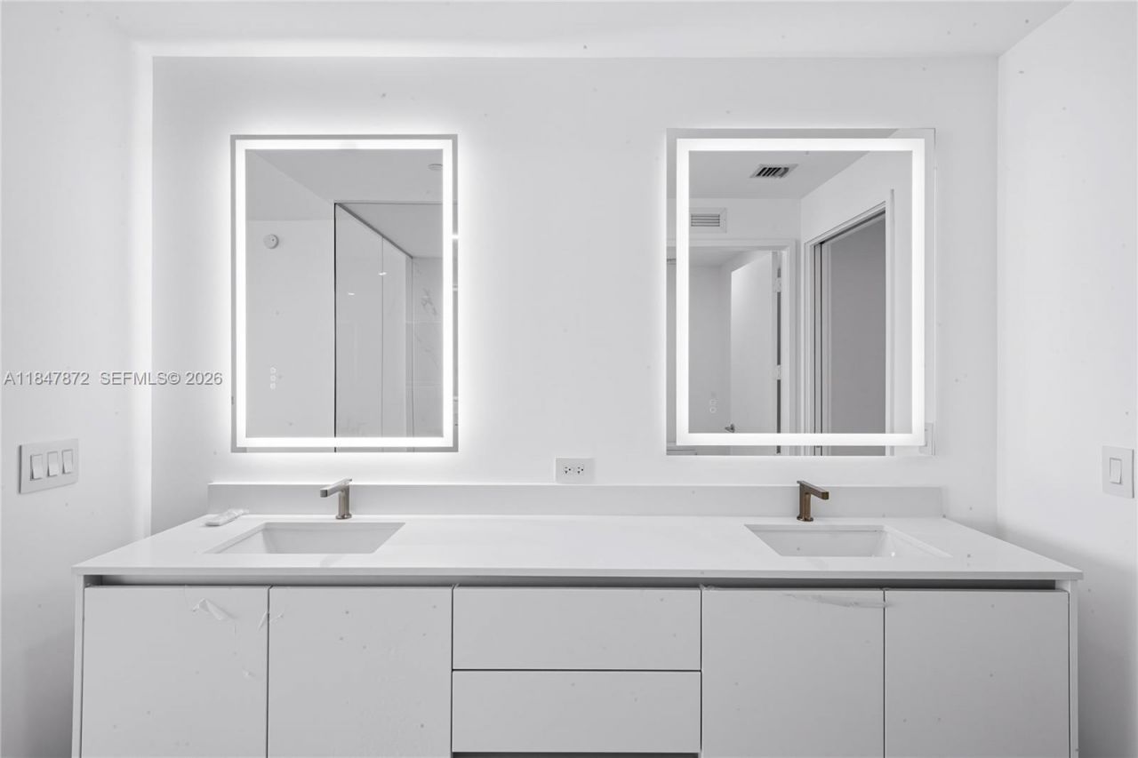 700 NE 24th St, Unit 3502, Miami, FL 33137 Photo