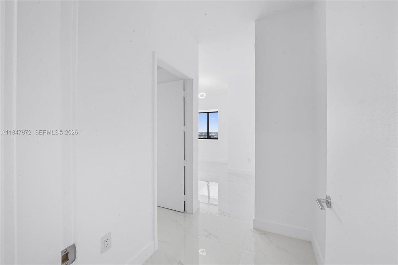 700 NE 24th St, Unit 3502, Miami, FL 33137 Photo
