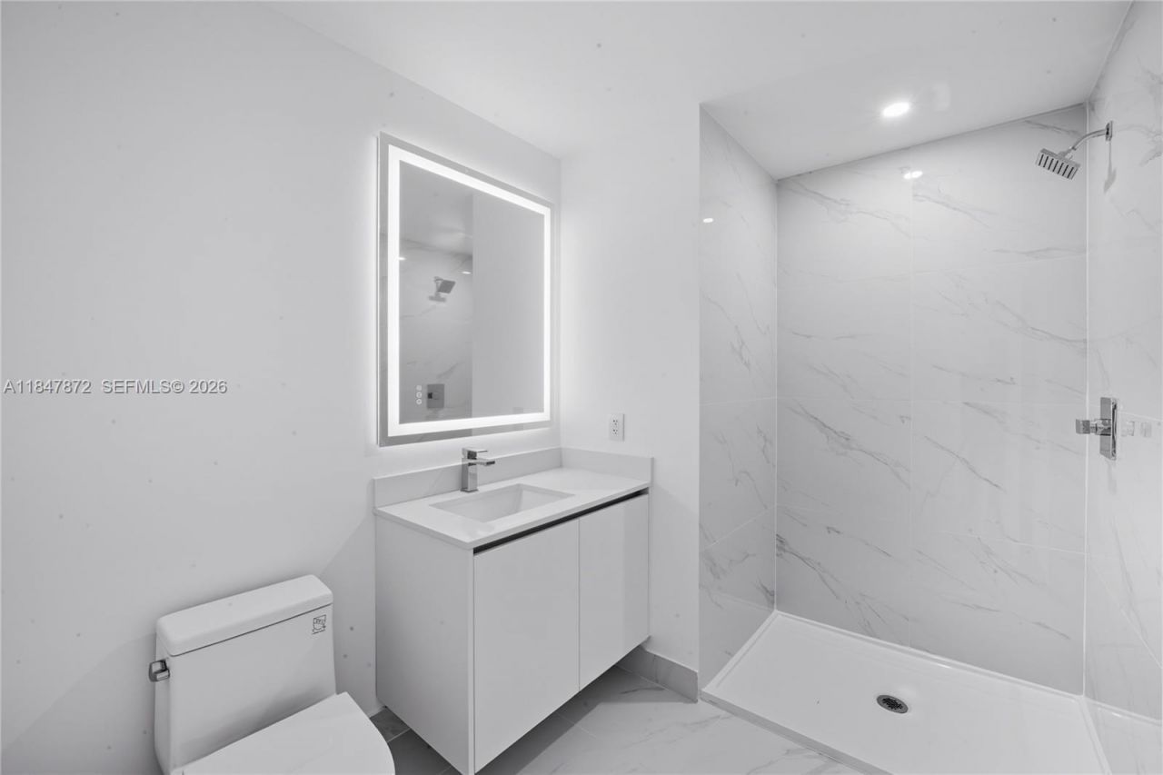 700 NE 24th St, Unit 3502, Miami, FL 33137 Photo