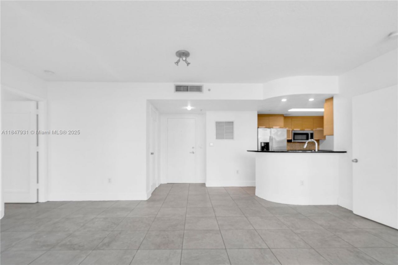 1881 79th St Cswy, Unit 404, North Bay Village, FL 33141 Photo