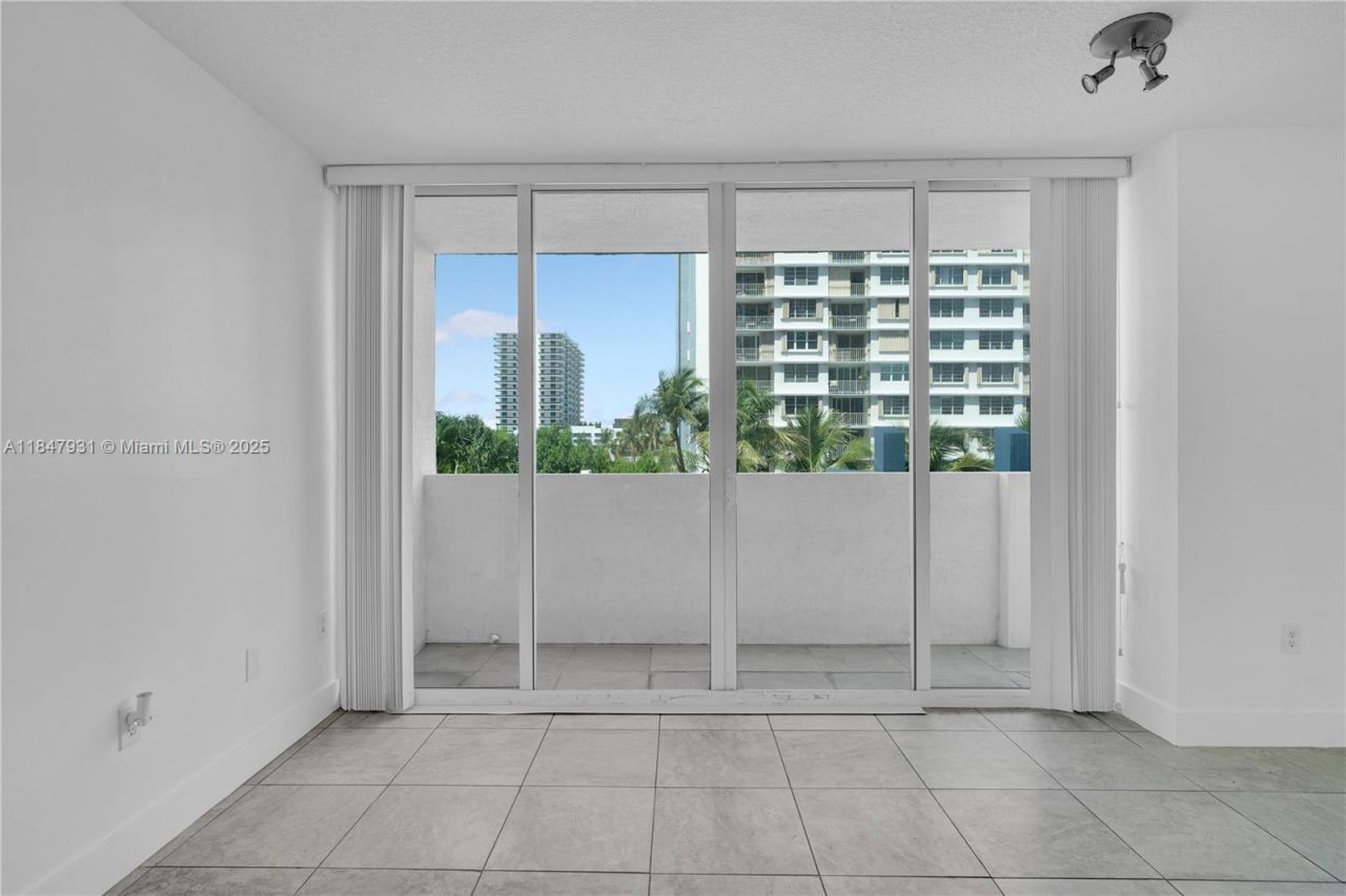 1881 79th St Cswy, Unit 404, North Bay Village, FL 33141 Photo