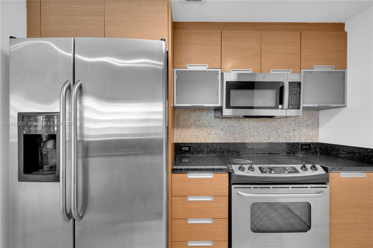 1881 79th St Cswy, Unit 404, North Bay Village, FL 33141 Photo