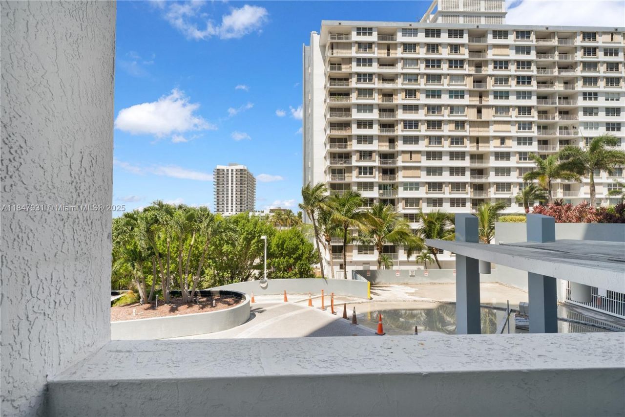 1881 79th St Cswy, Unit 404, North Bay Village, FL 33141 Photo