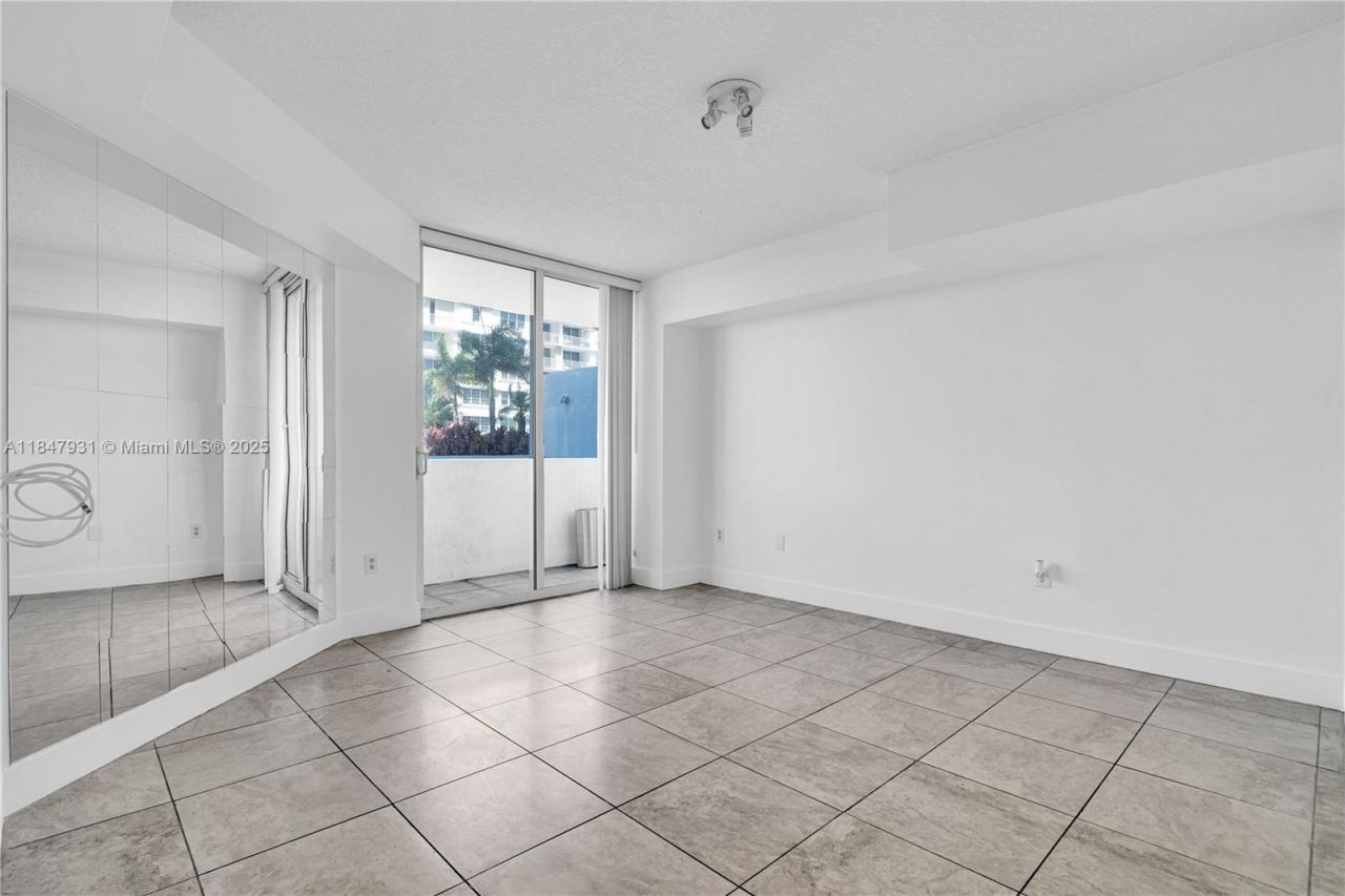 1881 79th St Cswy, Unit 404, North Bay Village, FL 33141 Photo