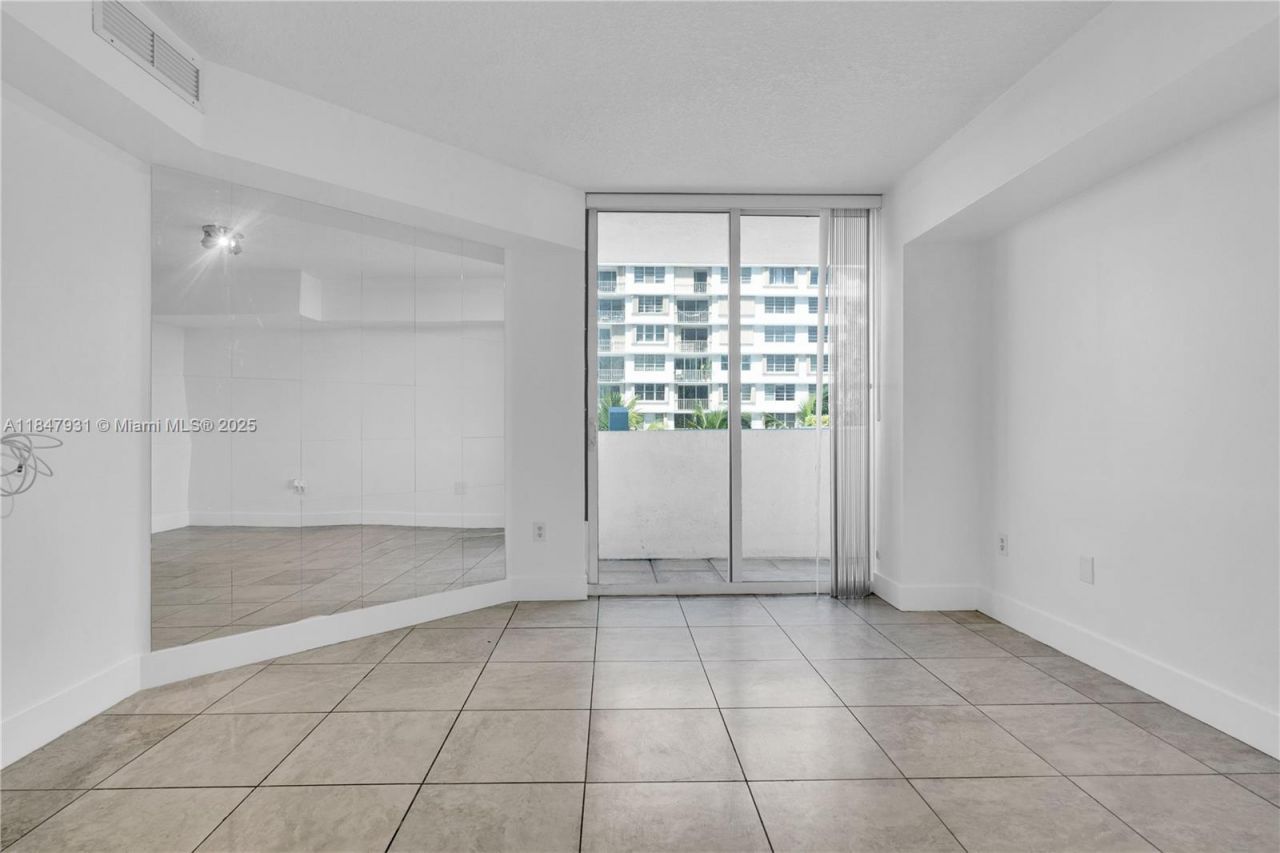 1881 79th St Cswy, Unit 404, North Bay Village, FL 33141 Photo