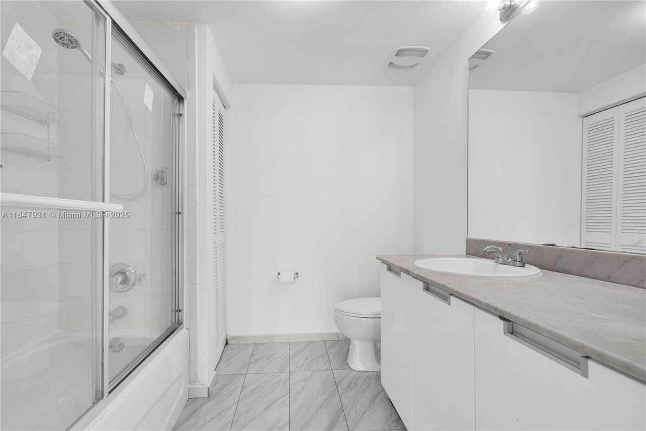 1881 79th St Cswy, Unit 404, North Bay Village, FL 33141 Photo