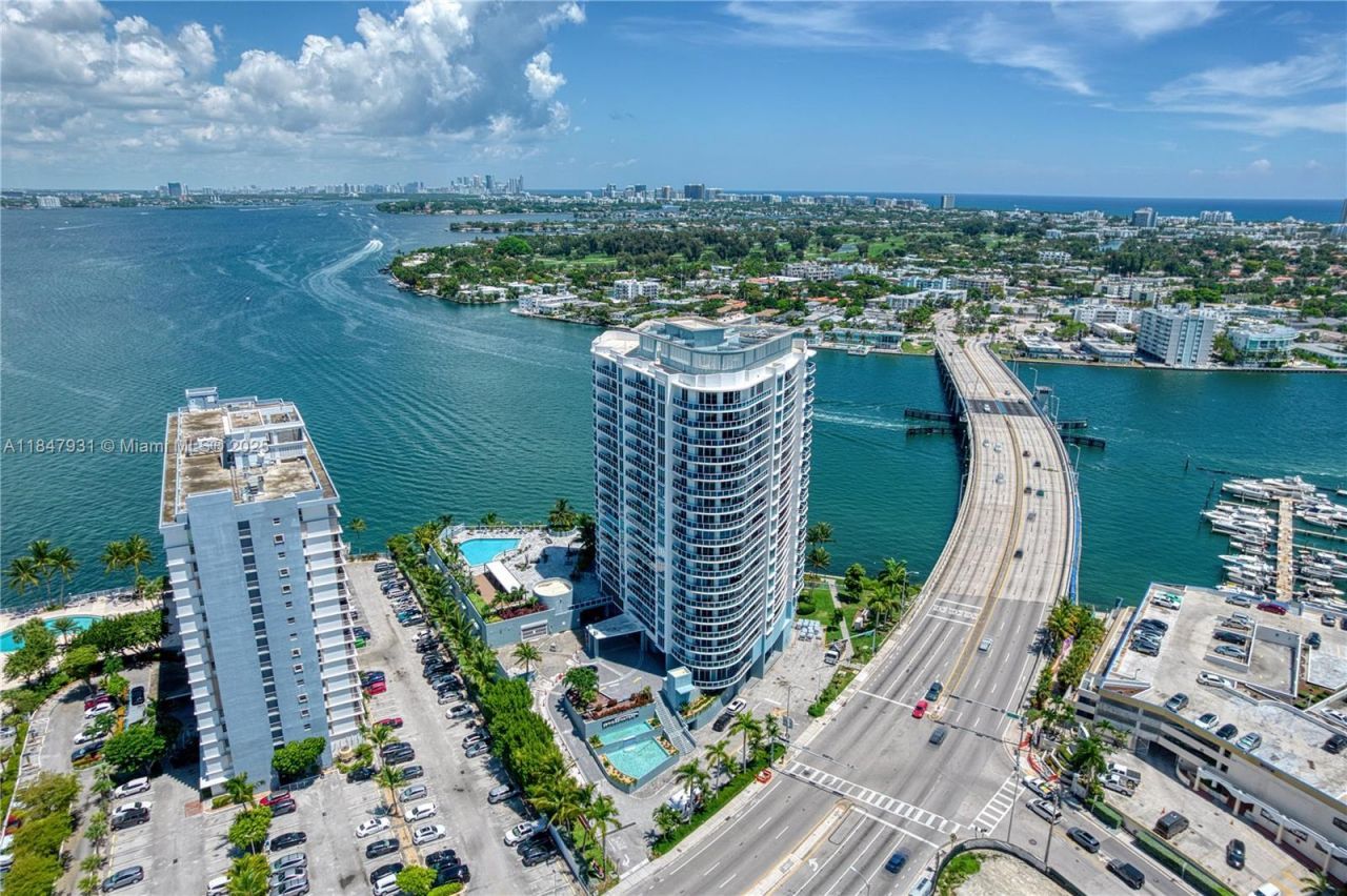 1881 79th St Cswy, Unit 404, North Bay Village, FL 33141 Photo