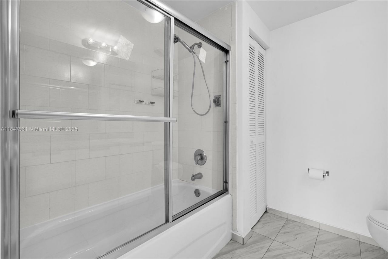 1881 79th St Cswy, Unit 404, North Bay Village, FL 33141 Photo