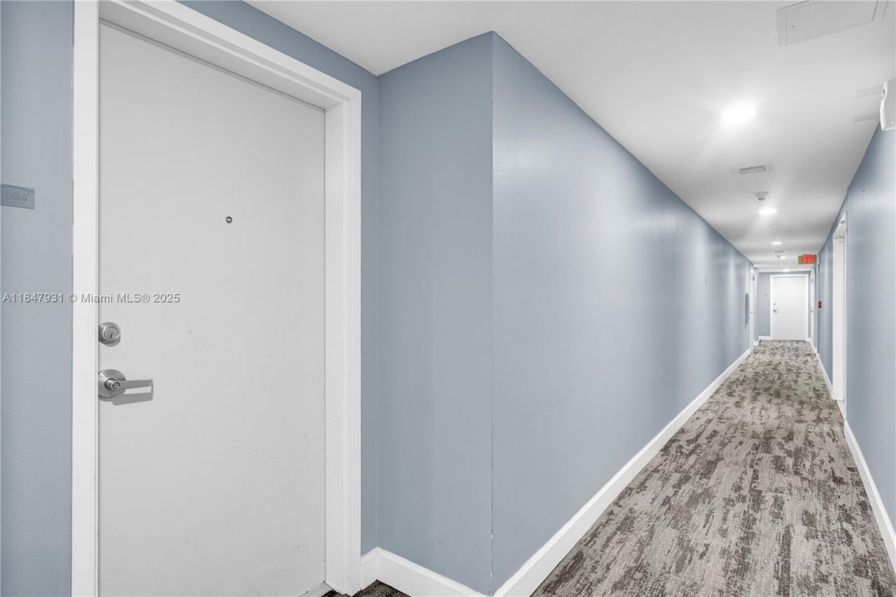 1881 79th St Cswy, Unit 404, North Bay Village, FL 33141 Photo