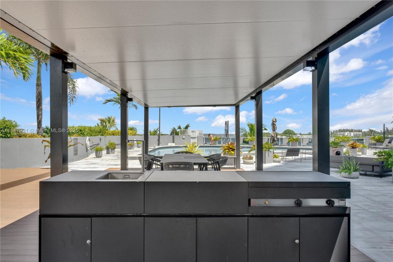 1881 79th St Cswy, Unit 404, North Bay Village, FL 33141 Photo