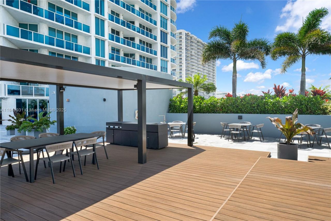 1881 79th St Cswy, Unit 404, North Bay Village, FL 33141 Photo