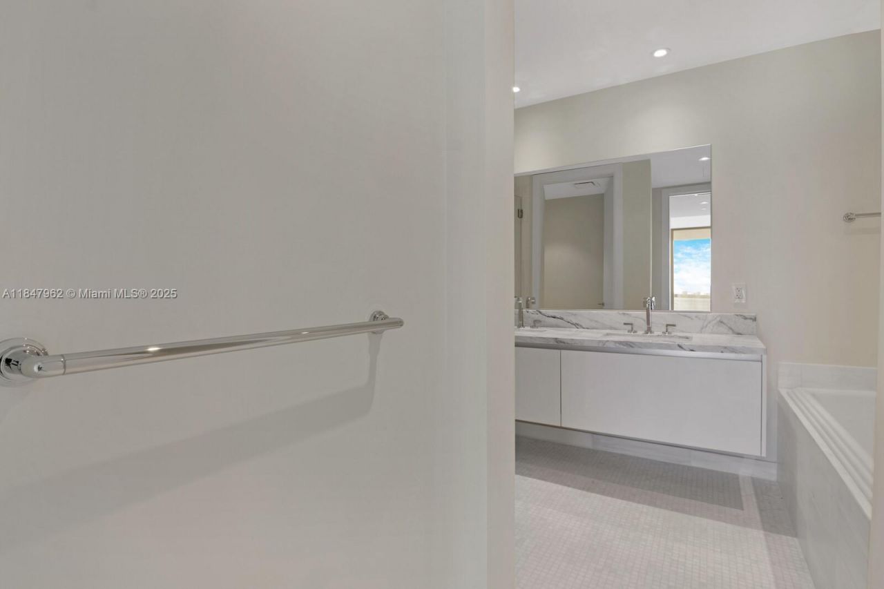 700 NE 26th Ter, Unit 1101, Miami, FL 33137 Photo