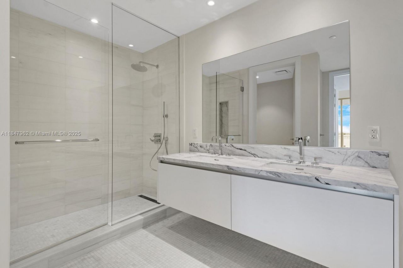 700 NE 26th Ter, Unit 1101, Miami, FL 33137 Photo