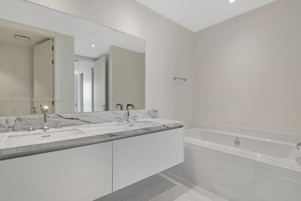 700 NE 26th Ter, Unit 1101, Miami, FL 33137 Photo