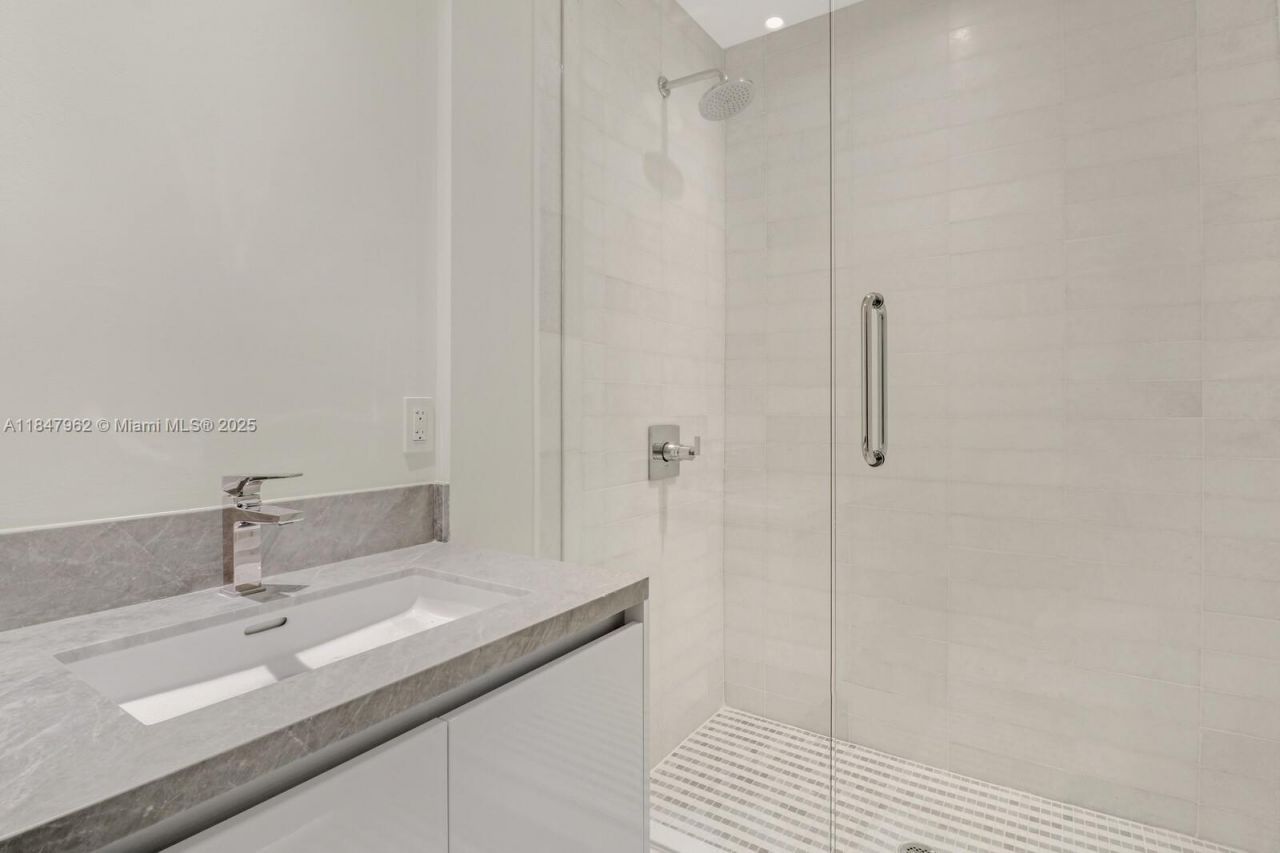 700 NE 26th Ter, Unit 1101, Miami, FL 33137 Photo