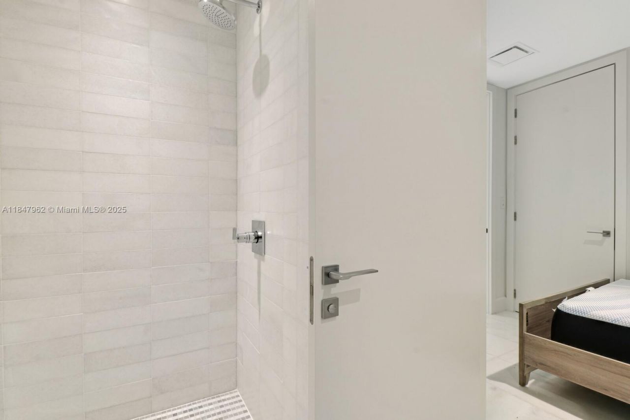 700 NE 26th Ter, Unit 1101, Miami, FL 33137 Photo